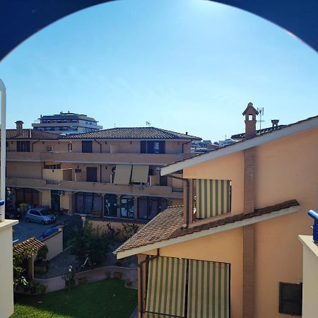 Red Lux Apartment Fiumicino Exteriör bild