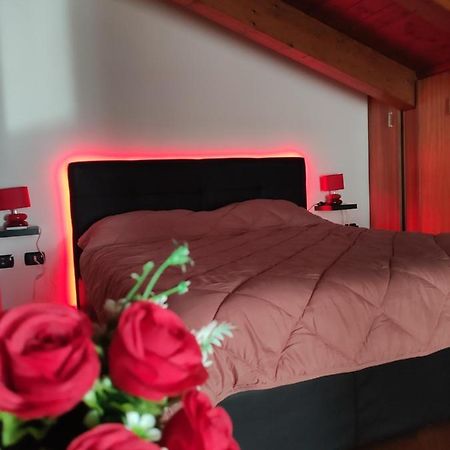 Red Lux Apartment Fiumicino Exteriör bild